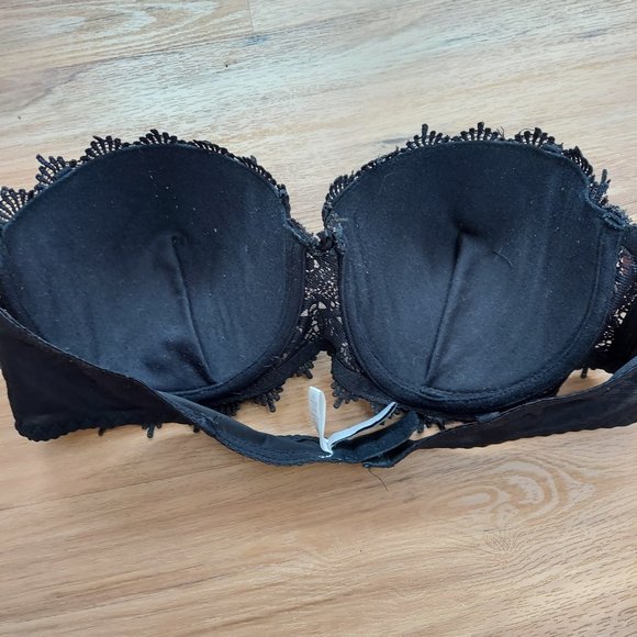 Black Lace Strapless Bra - Picture 3 of 5